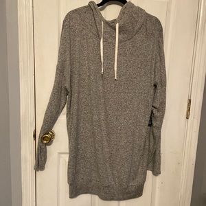 Long sleeve light sweatshirt with tags